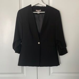 H&M blazer with gathered 3/4 sleeve. Size 6